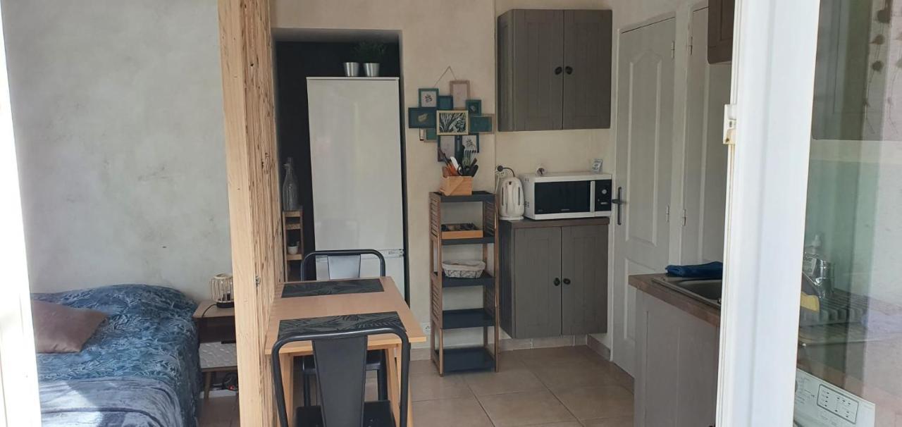 Studio Cosy Avec Grande Terrasse Au Calme Villa Saint-Cyr-sur-Mer Buitenkant foto